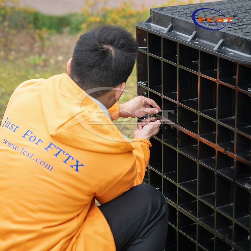 Cofres modulares de fibra composta para telecomunicações de cabo de fibra óptica subterrânea