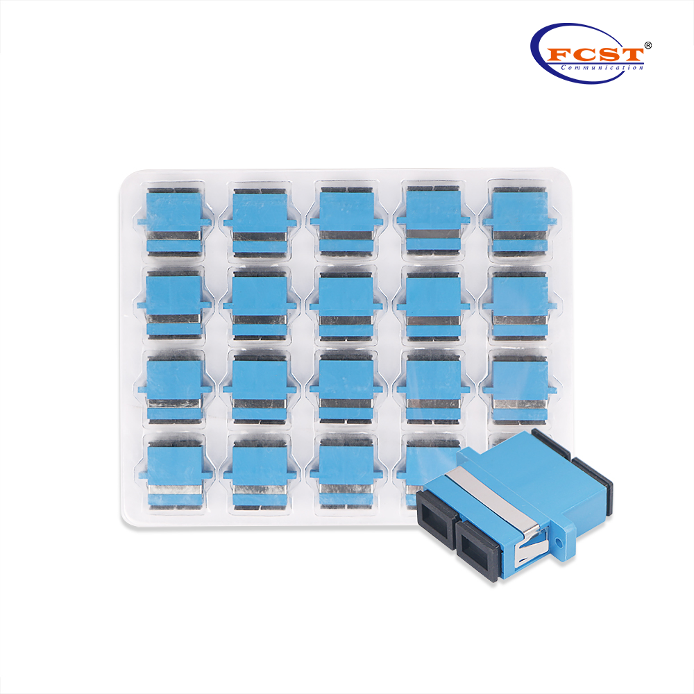 SCUPC TO SCUPC DUPLEX Modo único Adaptador de fibra óptica plástico Couplador com flange