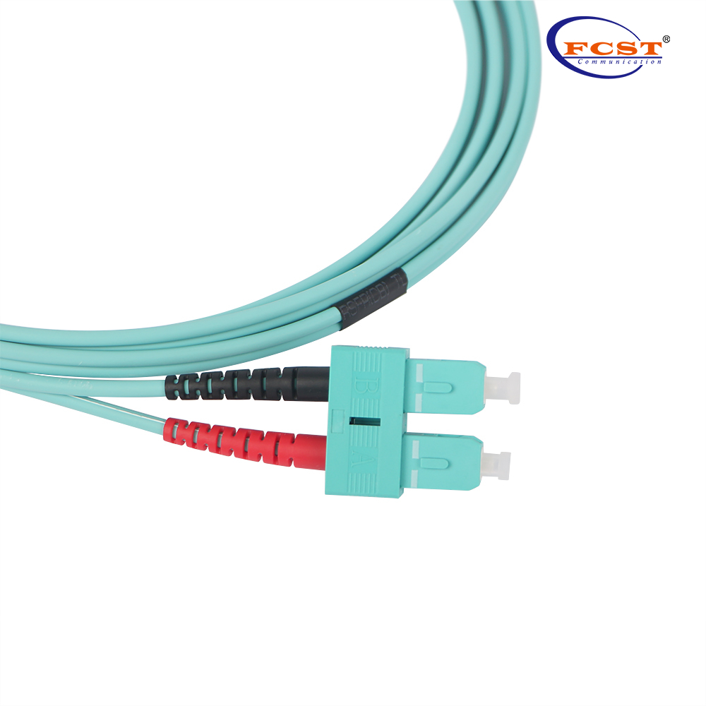 SCUPC-SCUPC DUPLEX OM3 mm 2M PVC 2,0mm Cabo de adesivo de fibra óptica